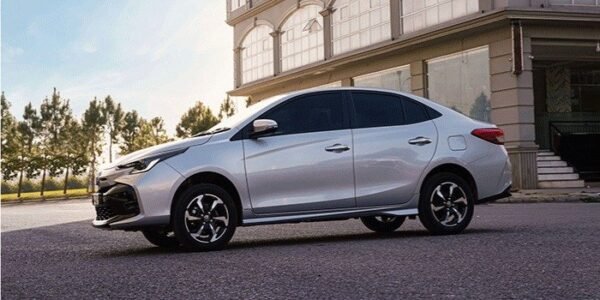 Toyota Yaris Seat Covers Japanese Beach and Black, Model 2019-2022 - Image 2